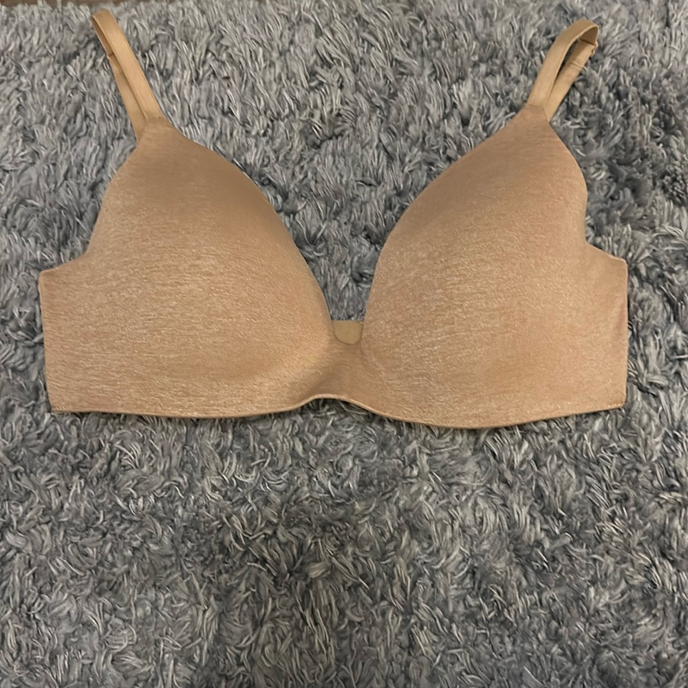 Victoria’s Secret T-shirt bra. Beige, no underwire, size 34C